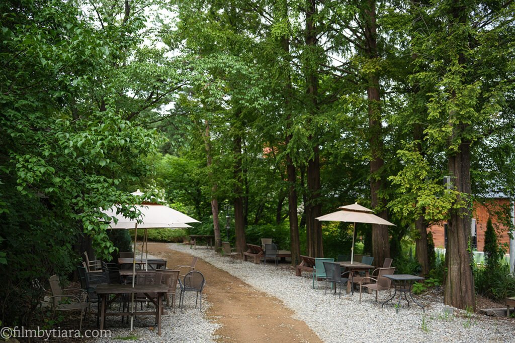 Sun shades covered terrace tables at The Fore cafe Hwaseong